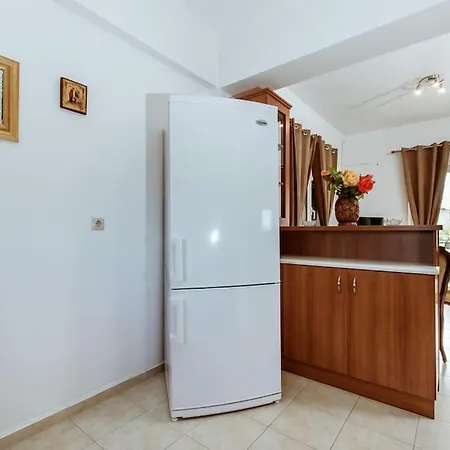 Apartment Erato