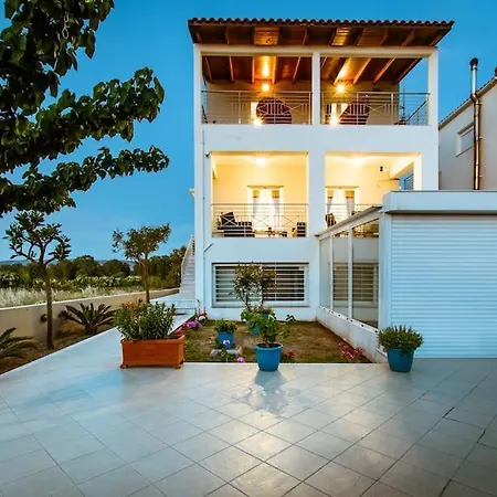 Apartment Erato