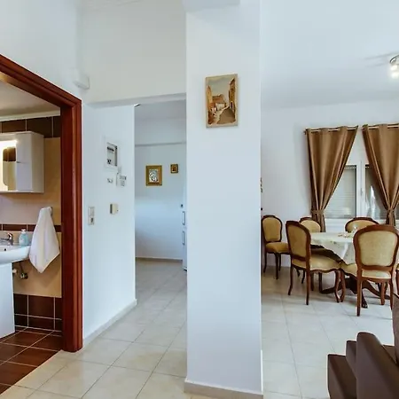 Apartment Erato *